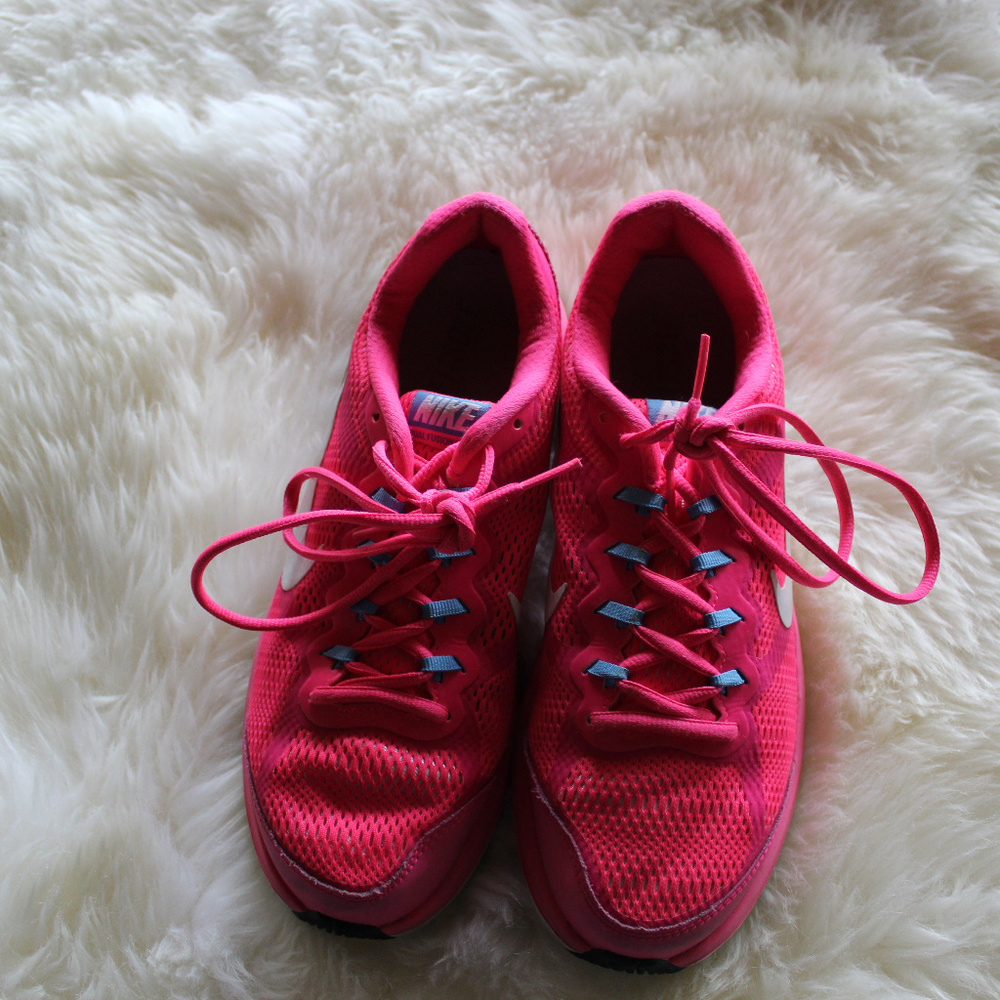 Pink Nikes - Picture 2 of 5